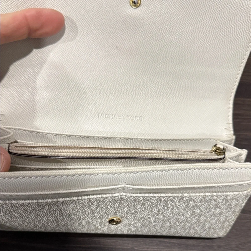 Michael Kors Beige Monogram Wallet - Picture 7 of 15